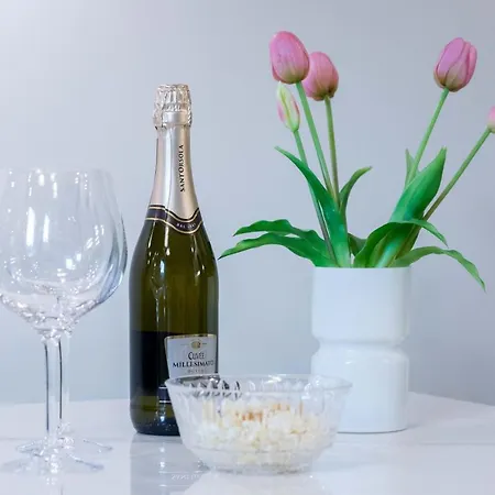 Candy House Ξενοδοχείο *